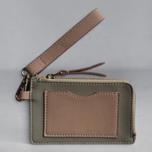 monedero piel de café biohunters (1)